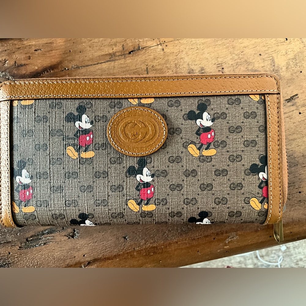 Gucci Disney Gucci Mickey Mouse Wallet NWT